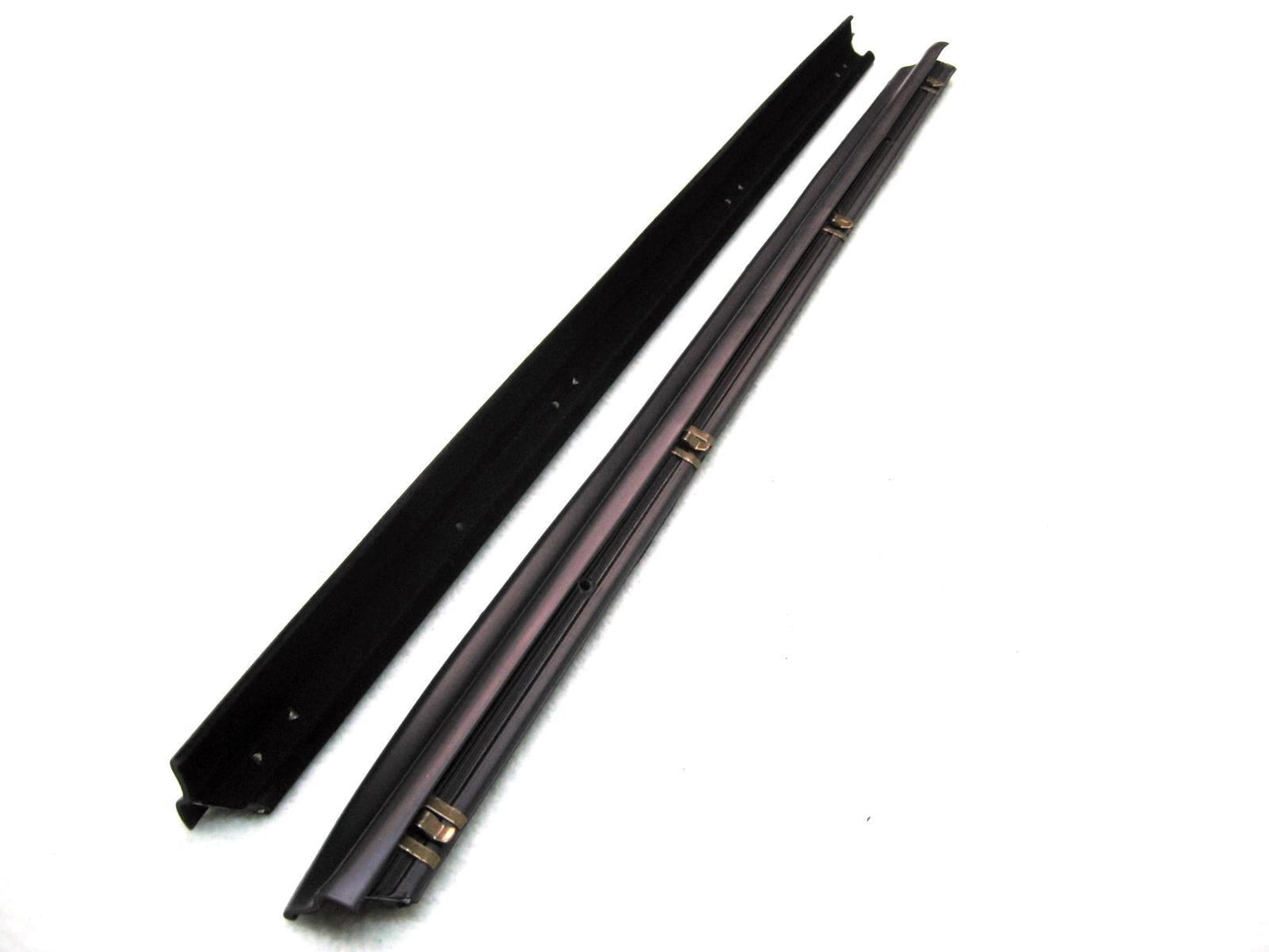 KD2007 Jeep 1976-1995 CJ5, CJ7, CJ8, Wrangler YJ Belt Weatherstrip Kit, Outer DS & PS - Weather Strip Depot