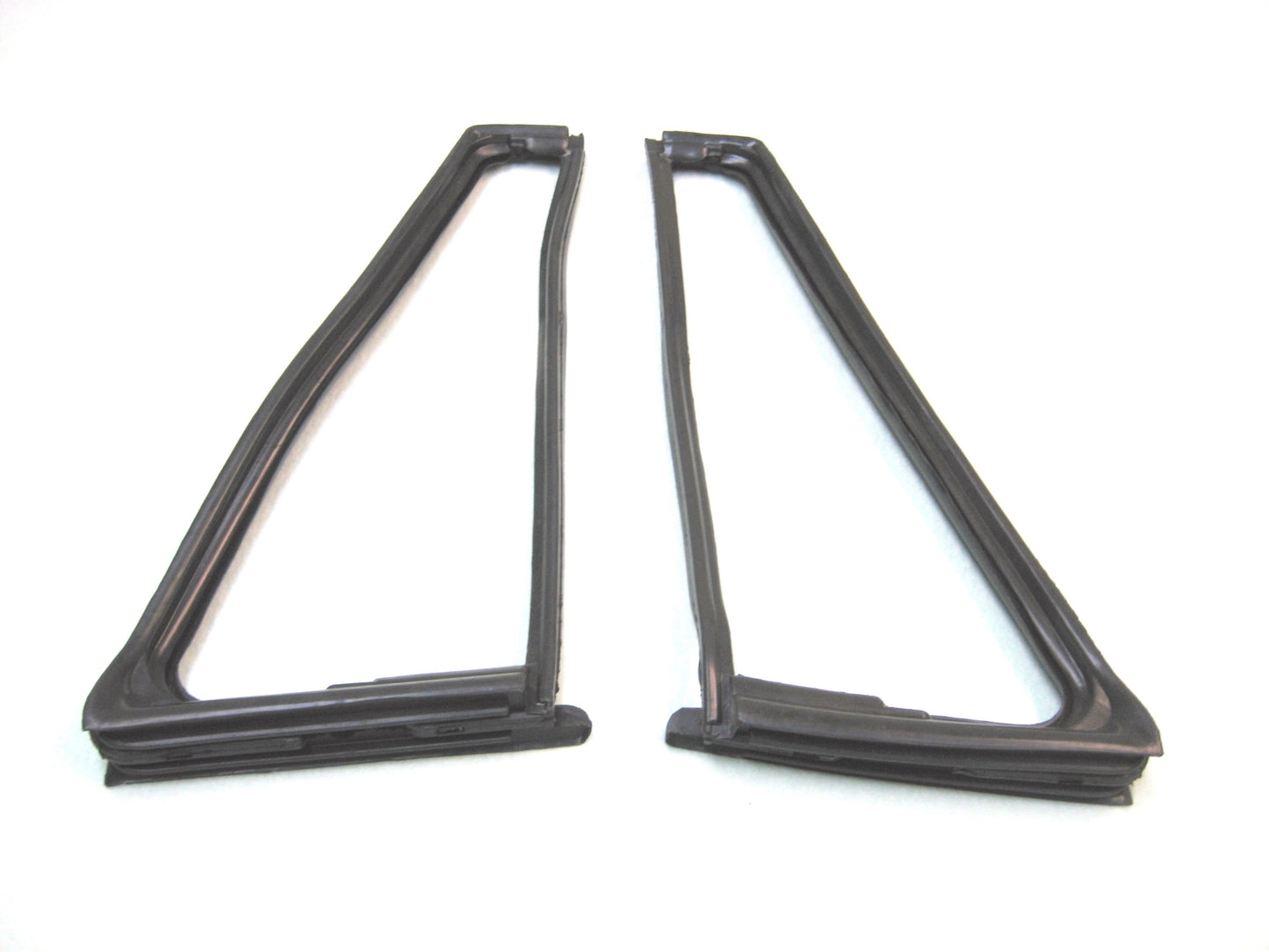 KD4022 Jeep 1976-1995 CJ5, CJ7, CJ8, Wrangler YJ Vent Window Seal Kit, DS & PS with Movable Vent - Weather Strip Depot
