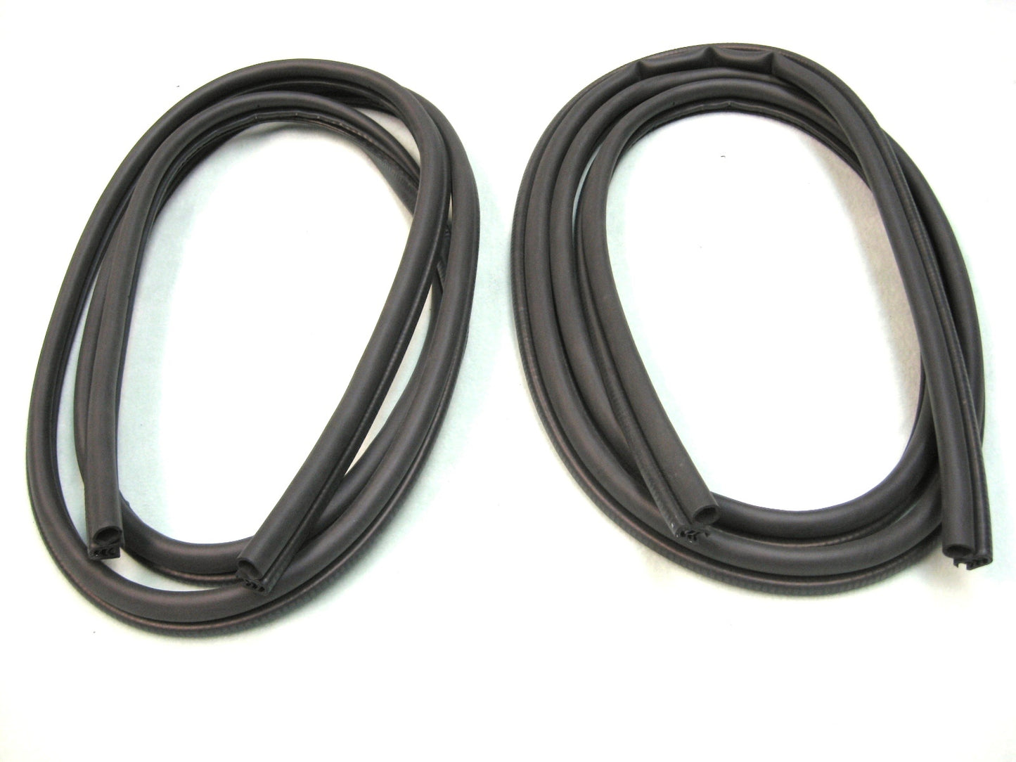KF3005 1979-1993 Ford Mustang, 1979-1986 Mercury Capri Door Seal Kit DS and PS - Weather Strip Depot