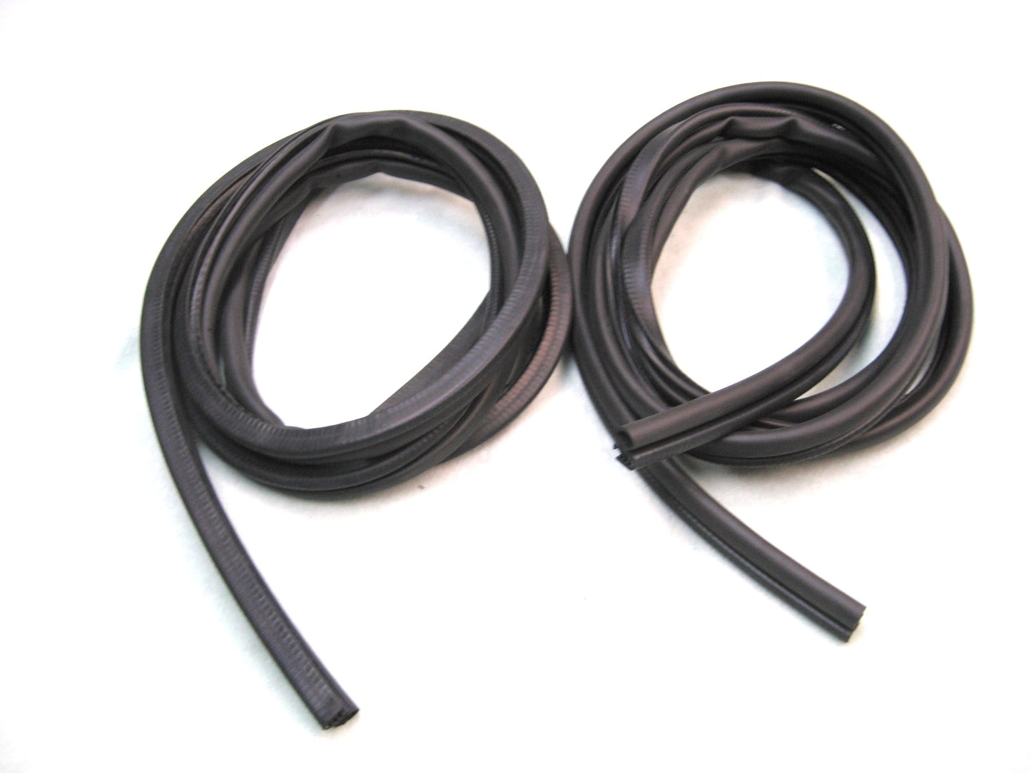 KF3022 Front Door Seal Kit for 1986-1991 Ford Taurus, Mercury Sable - Weather Strip Depot