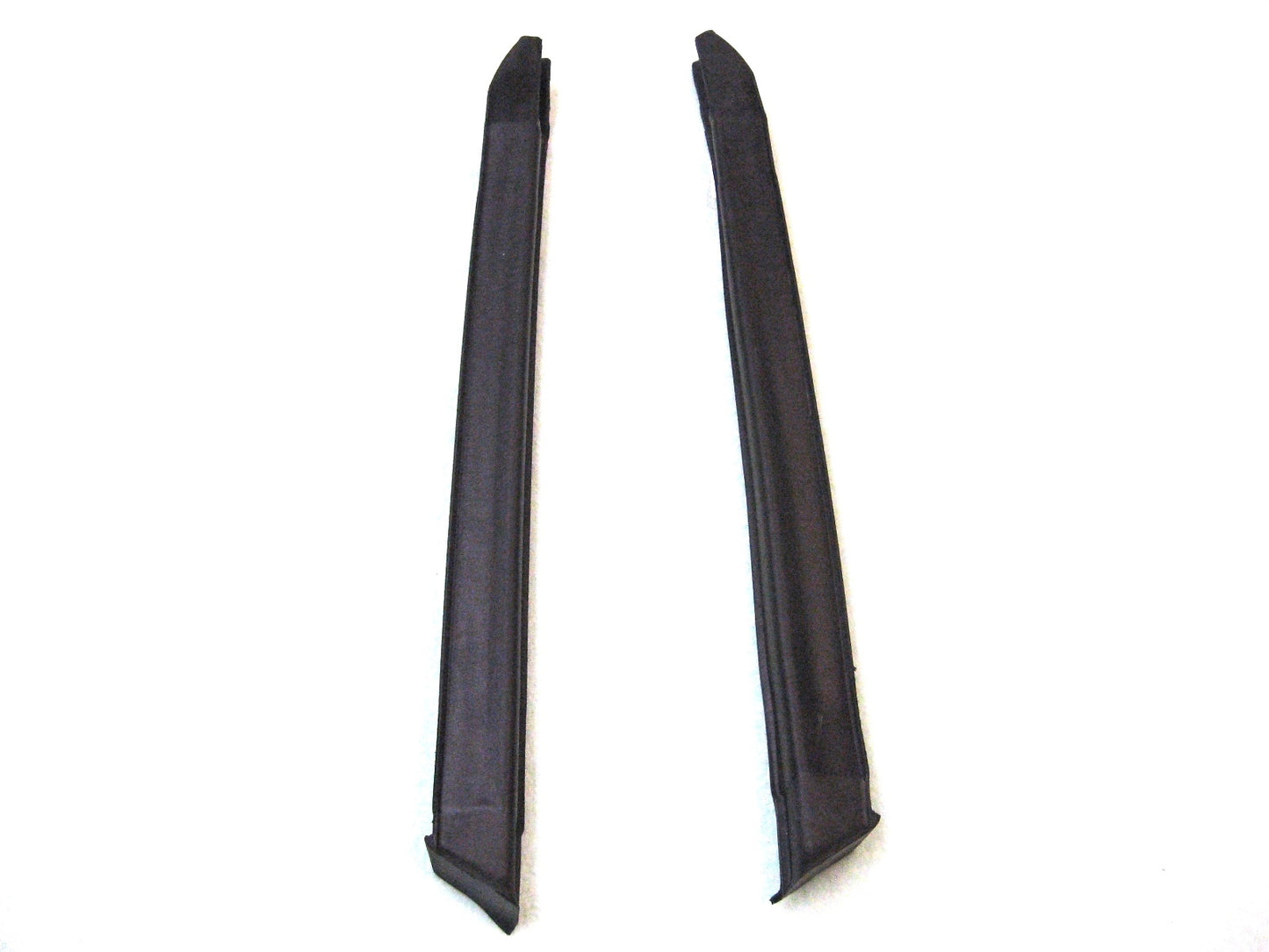 KF4017 Ford 1983-1986 Mustang Pillar Post Kit